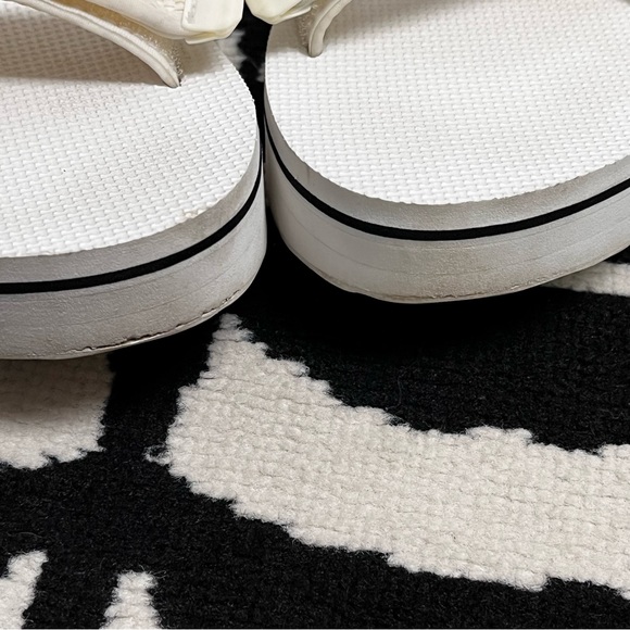 Teva Flatform Universal White Sandals Size 9 - Picture 9 of 12
